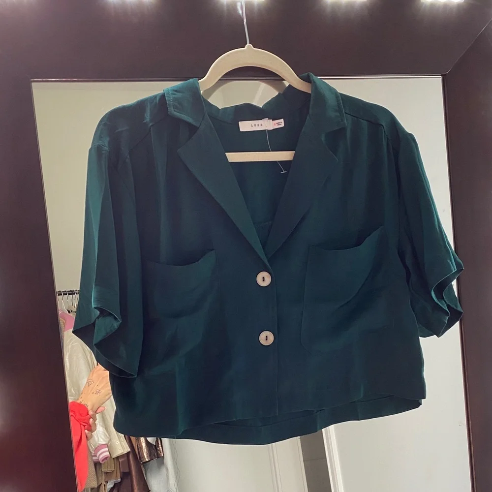 Cropped Button down - Picture 1 of 2